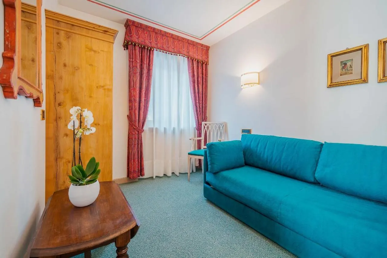 Hotel Capannina Cortina d'Ampezzo 3*,